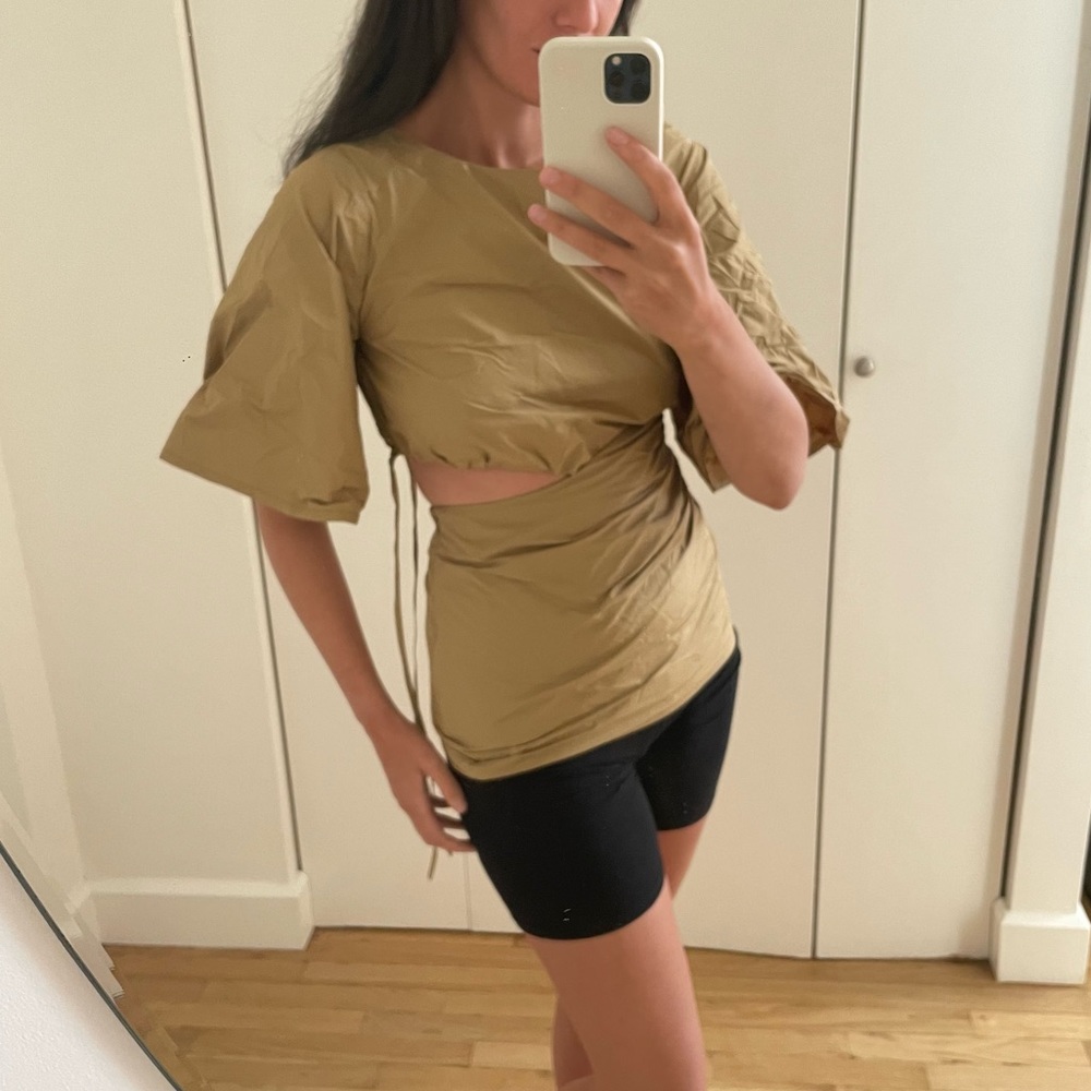 Whynn hamlyn memory top size 4